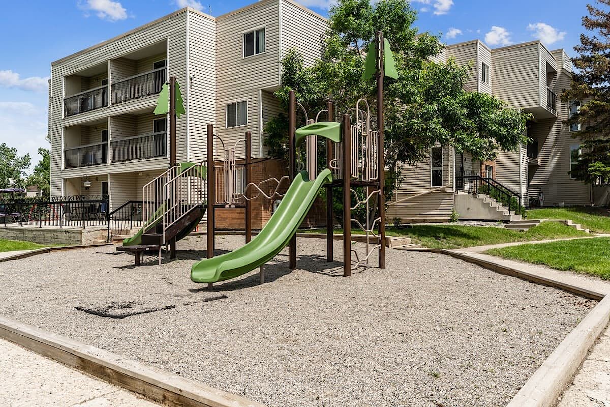 Calgary 3 bedrooms Condo Unit for rent. Property photo: 548060-1