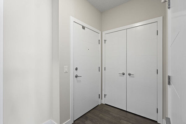 Calgary 2 + Den bedrooms Condo Unit for rent. Property photo: 548192-2