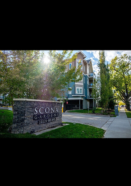 Bright 1 bedroom+Den in Old Strathcona