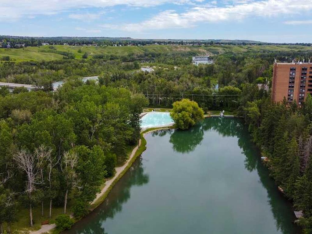 Calgary 2 + Den bedrooms Condo Unit for rent. Property photo: 548228-1