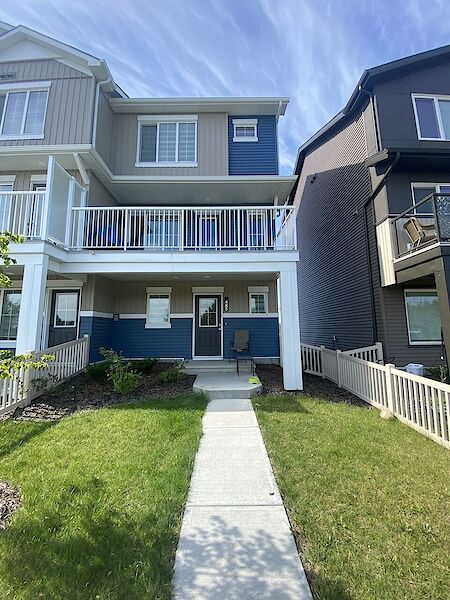 Desrochers 3 Bed 2.5 Bath Townhouse with Double Attached Garage NOW FOR RENT!
