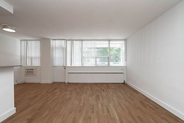 Toronto 2 bedrooms Apartment for rent. Property photo: 548460-2