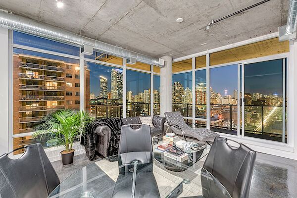 NUDE | 2 Bed on 10th floor facing the city view | inquire for a showing via RF