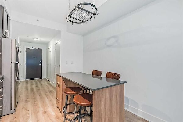 Calgary 1 bedroom Condo Unit for rent. Property photo: 548799-2