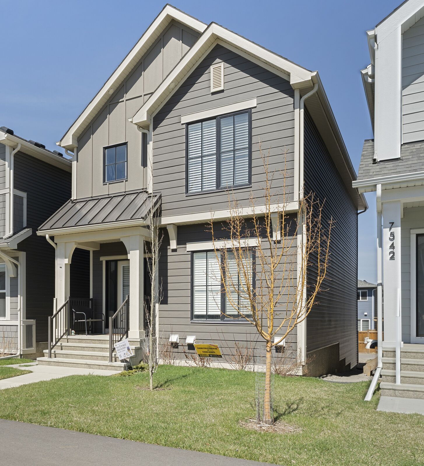 Calgary 3 + Den bedrooms Main Floor for rent. Property photo: 548898-1