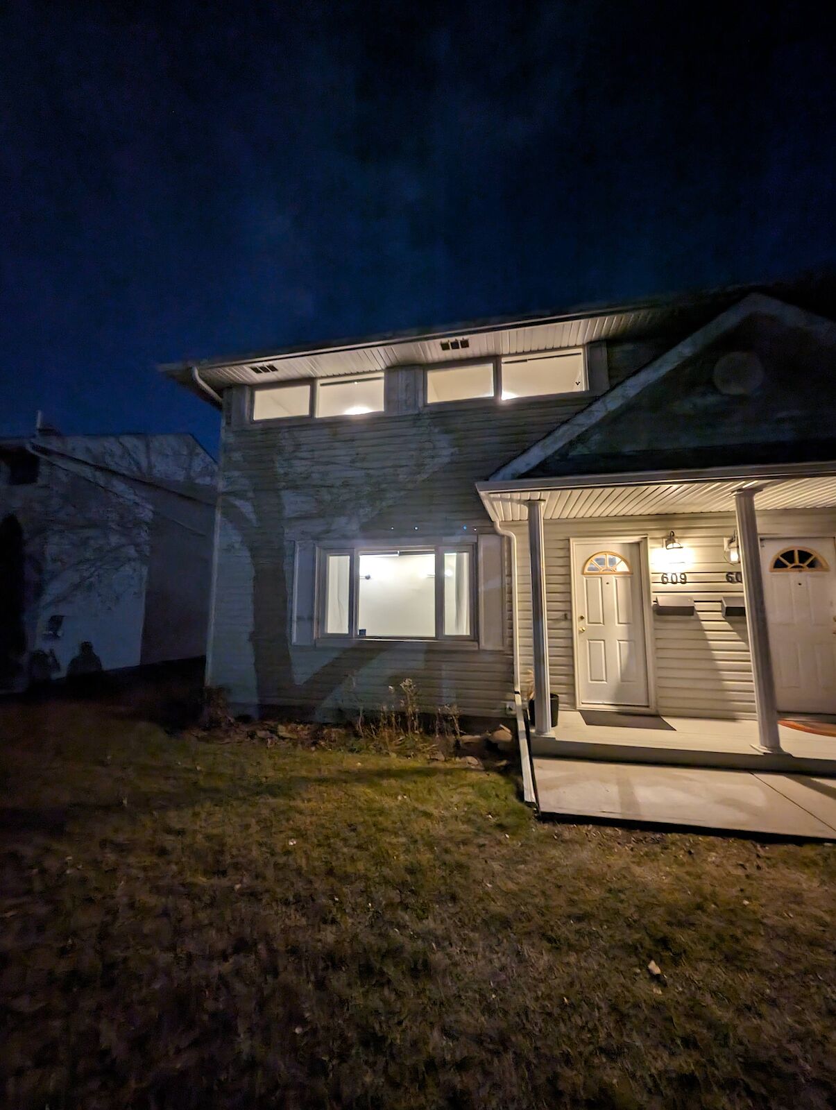 Calgary 3 + Den bedrooms Townhouse for rent. Property photo: 549258-1