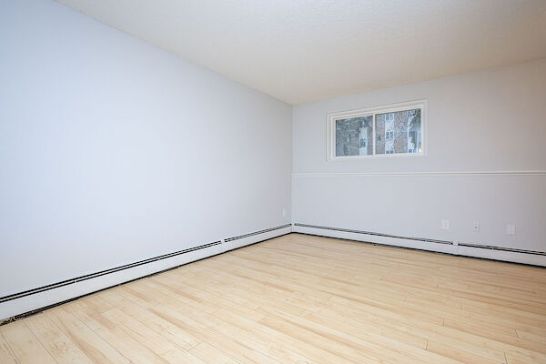 Calgary 2 bedrooms Condo Unit for rent. Property photo: 549306-2