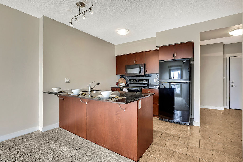 Calgary 1 + Den bedrooms Condo Unit for rent. Property photo: 549837-1