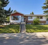 Spacious 3 Bedroom Lower Suite In Great Location!