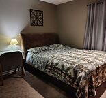 Semi-private accommodation 3 min walk to Crowfoot LRT