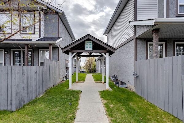 Calgary 3 bedrooms Townhouse for rent. Property photo: 550078-2