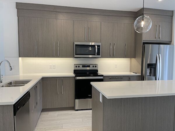 Calgary 3 + Den bedrooms Main Floor for rent. Property photo: 550605-2