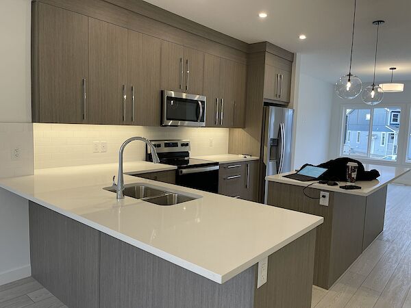 Calgary 3 + Den bedrooms Main Floor for rent. Property photo: 550605-3