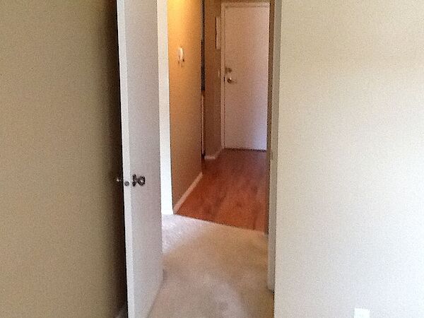 Calgary 1 bedroom Condo Unit for rent. Property photo: 550809-3