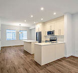 Bright west-facing townhouse!