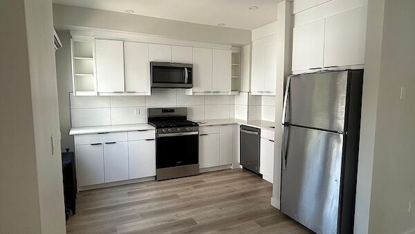 Stylish Bachelor Unit in Calgary’s Beltline – Updated & Move-In Ready