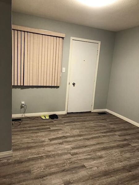 High River bachelor bedrooms Apartment for rent. Property photo: 551142-2