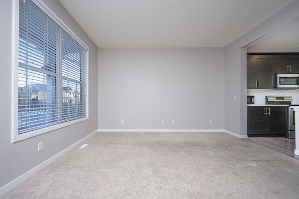 Calgary 4 bedrooms House for rent. Property photo: 552015-3