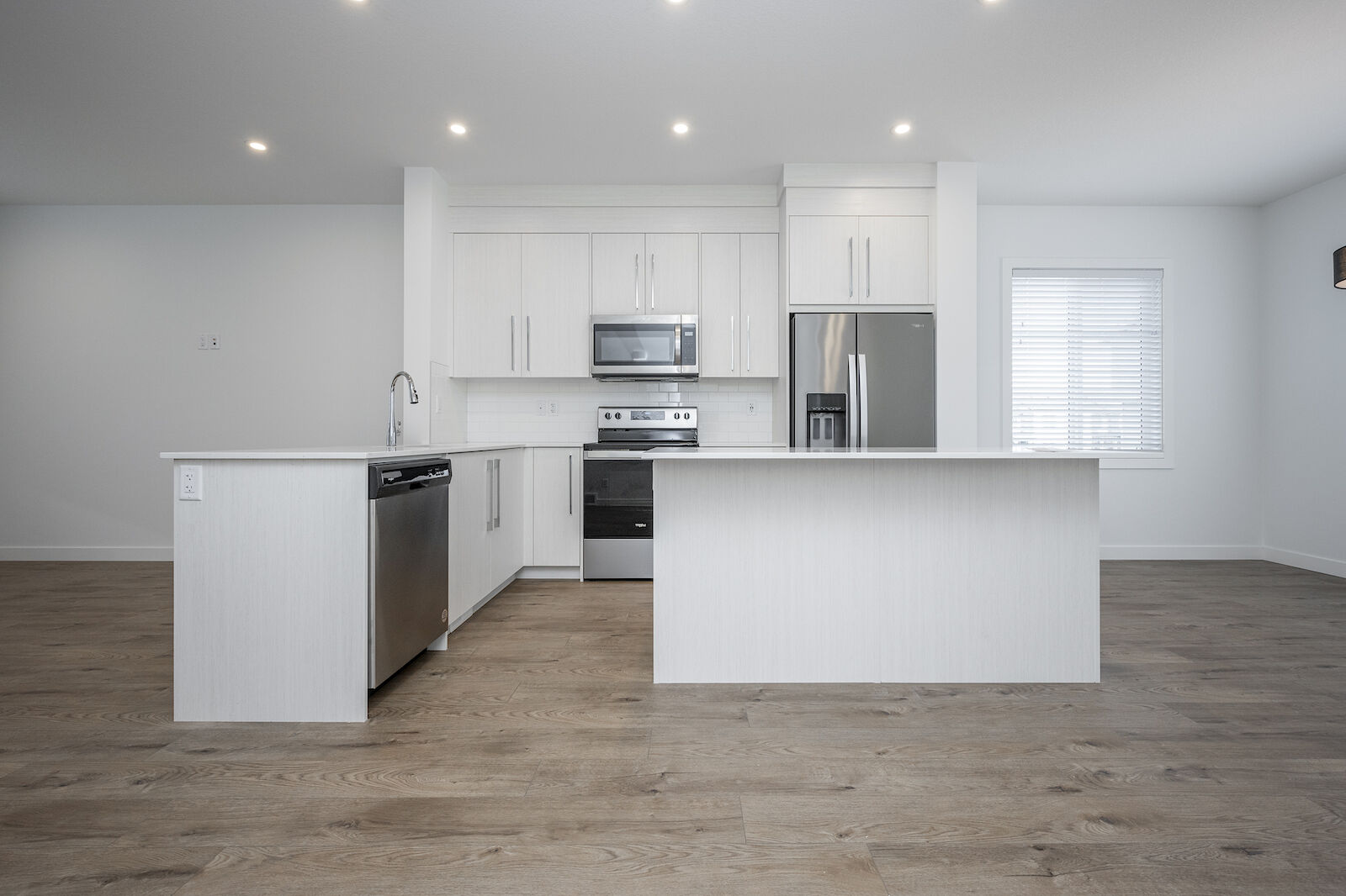Calgary 3 + Den bedrooms Townhouse for rent. Property photo: 552021-1