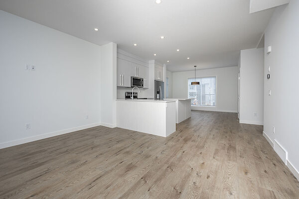 Calgary 3 + Den bedrooms Townhouse for rent. Property photo: 552021-2