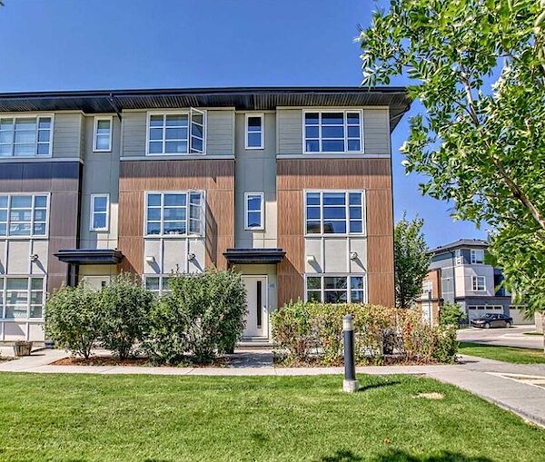 Calgary 4 bedrooms Townhouse for rent. Property photo: 552026-2