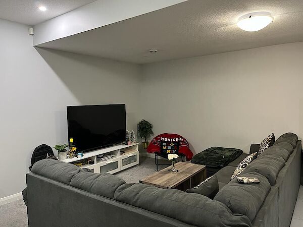 Calgary 3 bedrooms Basement for rent. Property photo: 552516-2
