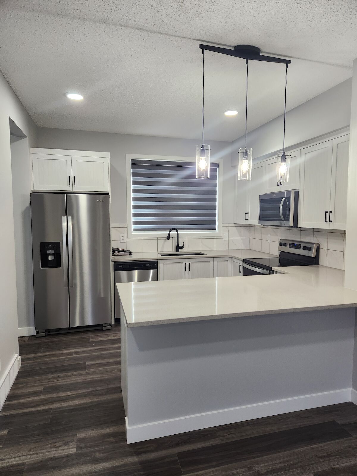 Calgary 3 bedrooms Duplex for rent. Property photo: 552659-1