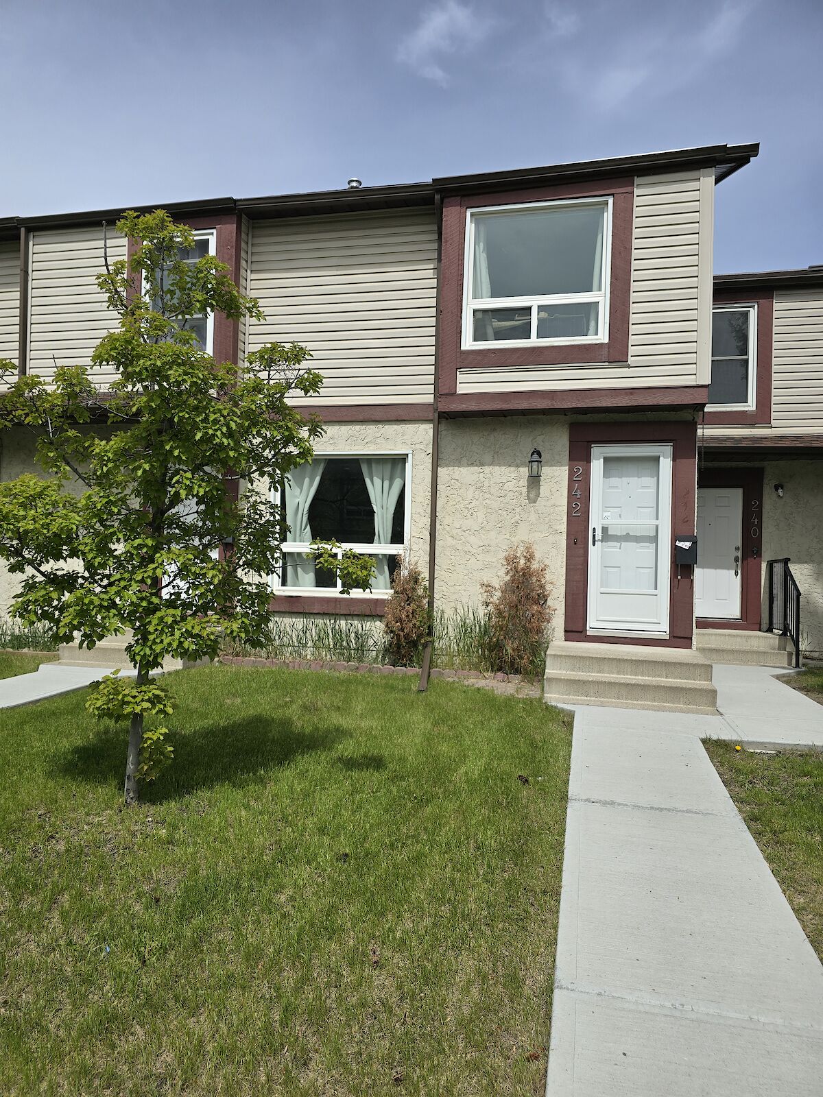 Calgary 2 + Den bedrooms Townhouse for rent. Property photo: 552791-1