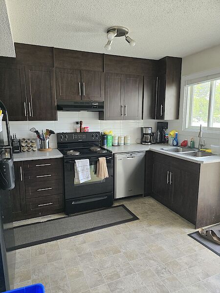 Calgary 2 + Den bedrooms Townhouse for rent. Property photo: 552791-2
