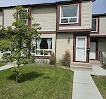 3 level condo/townhouse updated and small fence yard