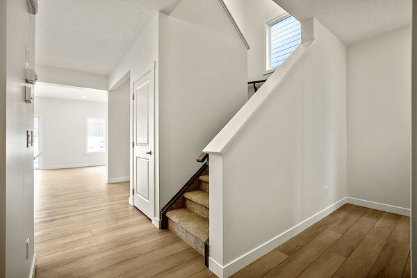 Calgary 4 bedrooms House for rent. Property photo: 553148-3