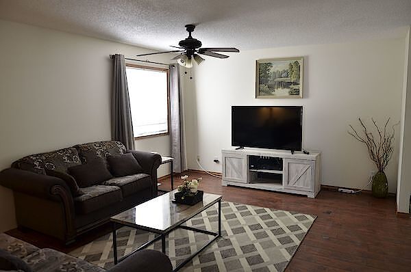 Calgary 4 bedrooms Main Floor for rent. Property photo: 553379-3