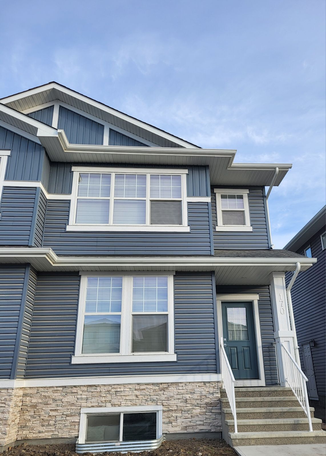 Calgary 3 bedrooms Duplex for rent. Property photo: 553395-1