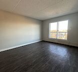 L O C A T I O N &  A F F O R D A B L E   2 BED IN KENSINGTON!