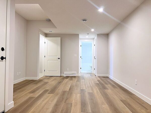 Calgary 1 bedroom Basement for rent. Property photo: 553576-2