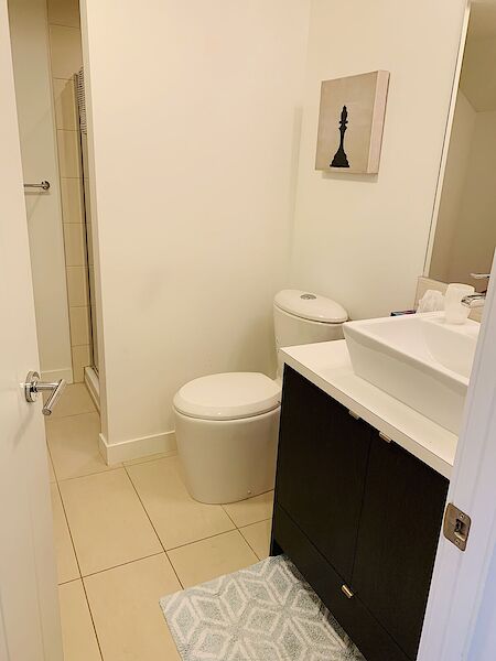 Calgary 2 bedrooms Condo Unit for rent. Property photo: 553580-3