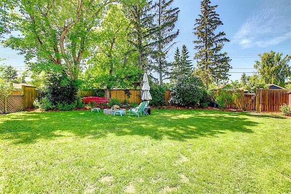 Calgary 2 + Den bedrooms House for rent. Property photo: 553584-2