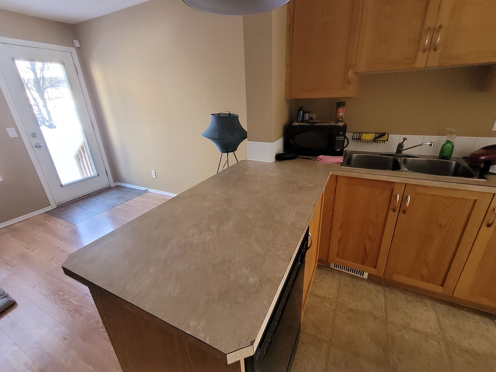Calgary 2 bedrooms Townhouse for rent. Property photo: 554112-1