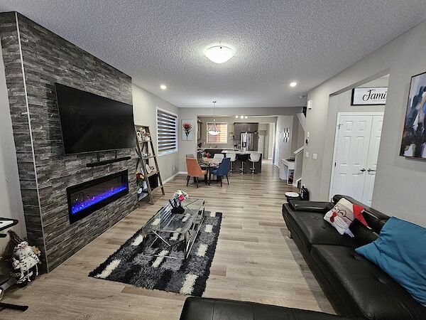 Calgary 3 bedrooms Duplex for rent. Property photo: 554263-2