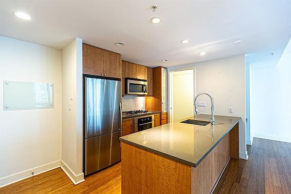 Calgary 2 bedrooms Condo Unit for rent. Property photo: 554576-2