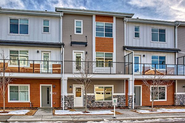 Calgary 4 bedrooms Townhouse for rent. Property photo: 555157-2