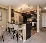 Bright 2 Bedroom Condo In Legacy