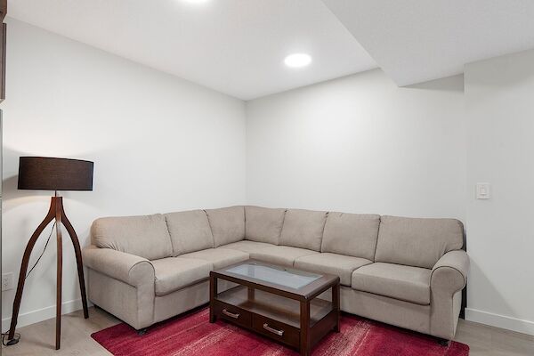 Calgary 1 bedroom Basement for rent. Property photo: 555546-2