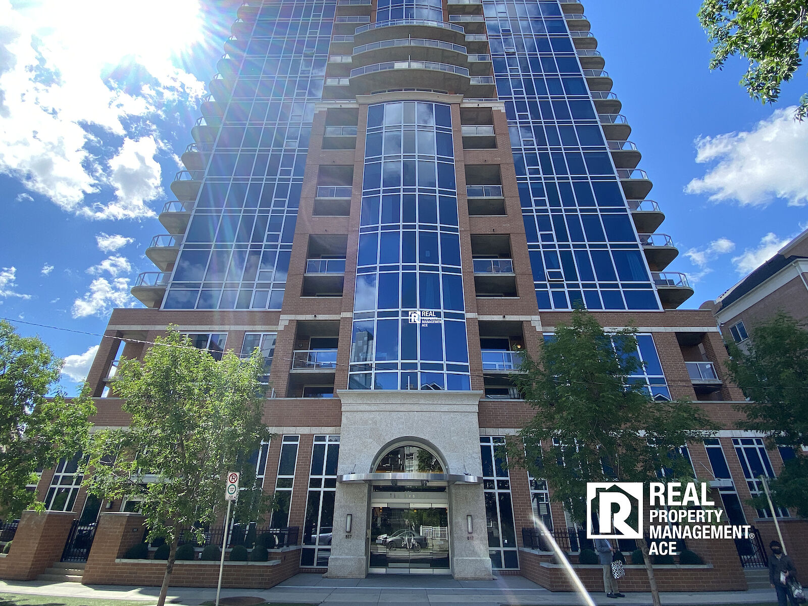 Calgary 2 bedrooms Condo Unit for rent. Property photo: 555601-1