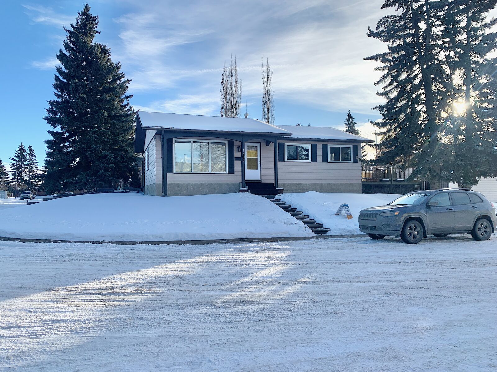 Calgary 5 bedrooms House for rent. Property photo: 555682-1