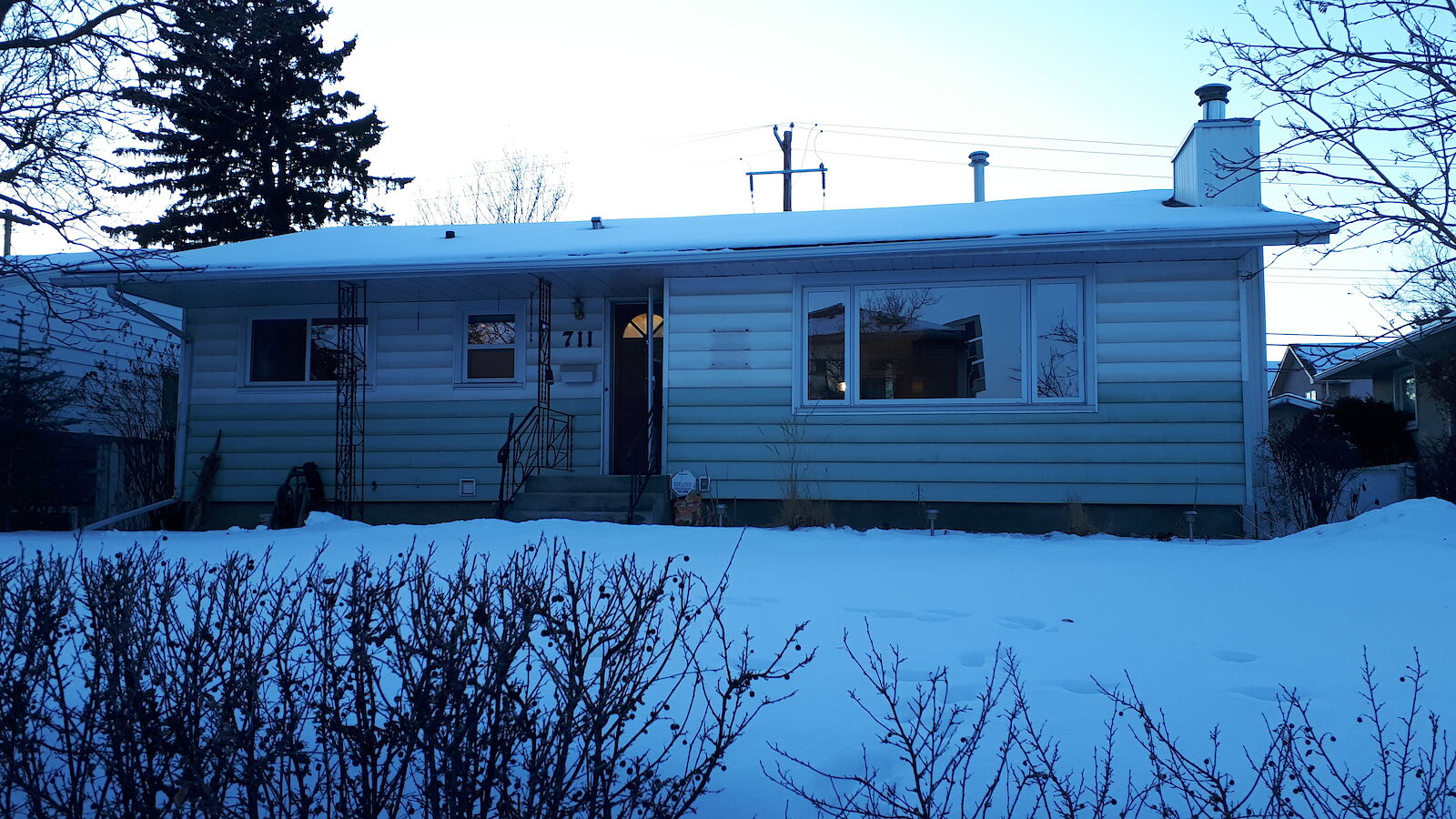 Calgary 2 bedrooms Basement for rent. Property photo: 556020-1