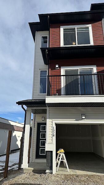 Calgary 4 bedrooms Townhouse for rent. Property photo: 556236-3