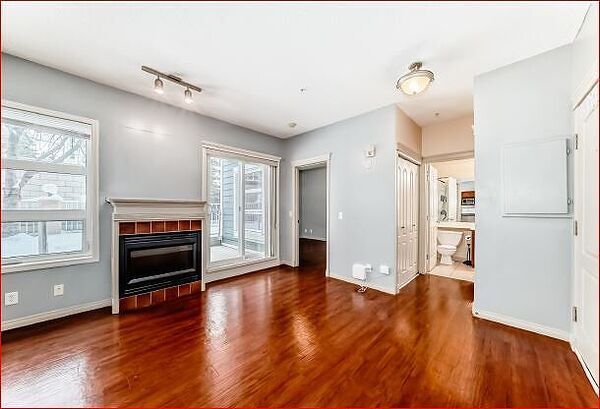 Calgary 1 bedroom Condo Unit for rent. Property photo: 556326-3
