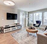 UNO Condo: Luxury Furnished 2 BR 2BA-Utilities & WIFI - Near Mission & 17th Ave.