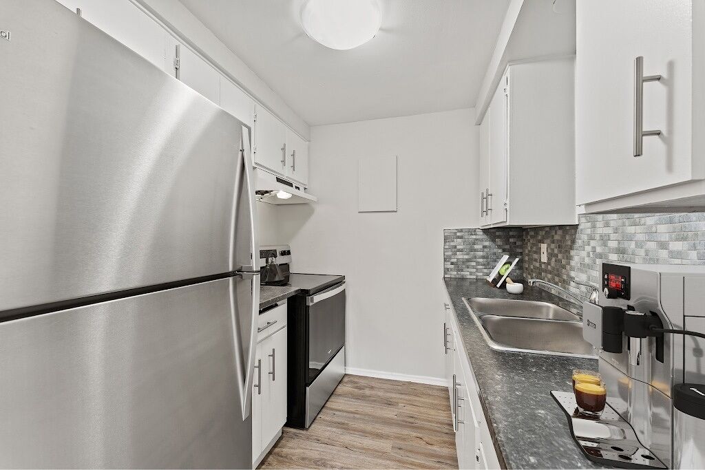 Guelph 3 bedrooms Townhouse for rent. Property photo: 556580-1